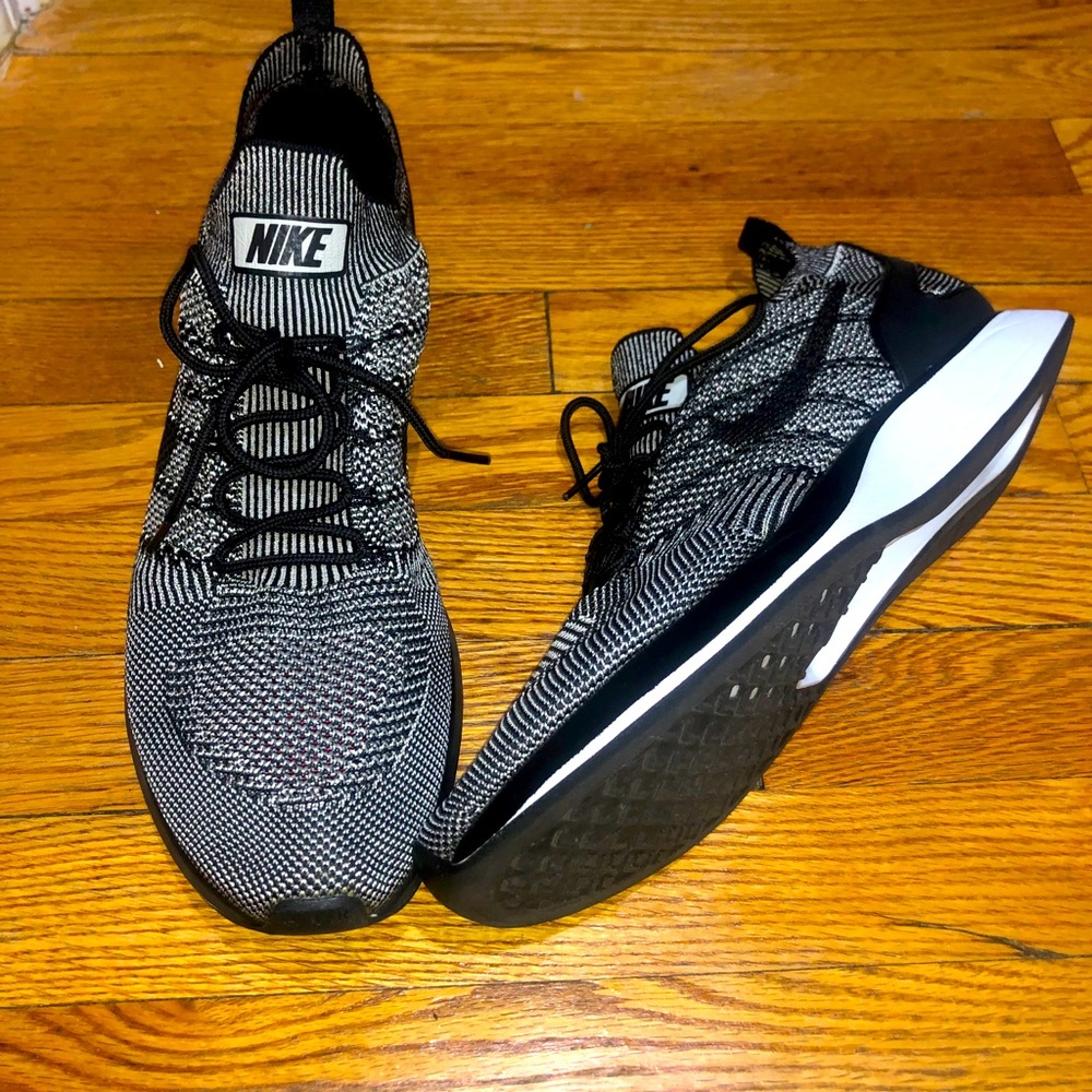 Nike Flyknit Mariah Racer